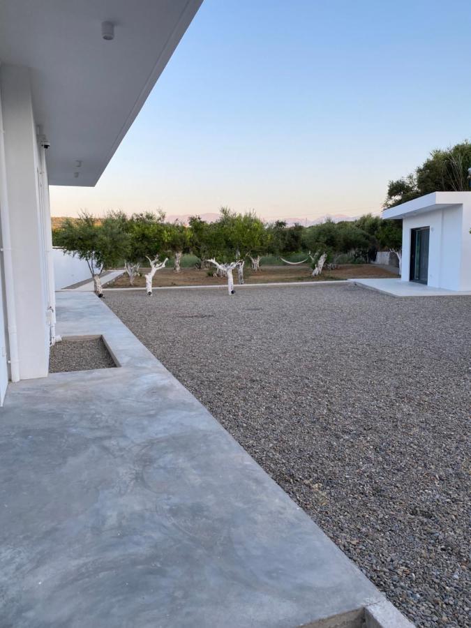 Lefko Apartments Tavronitis Buitenkant foto